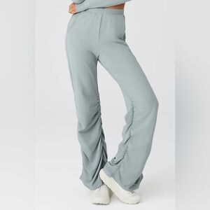 EUC Alo Yoga Ruched Soft Sculpt Pants - Cosmic Grey - Large (12-14)